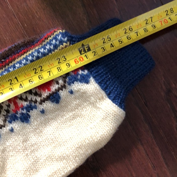 Vintage Handknit Norwegian Woolen Cardigan - Picture 15 of 15